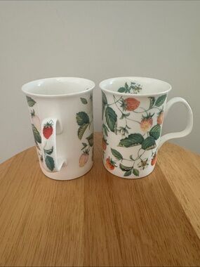 Roy Kirkham Alpine Strawberry Bone China Mugs – Set of 2 🍓 Made in England